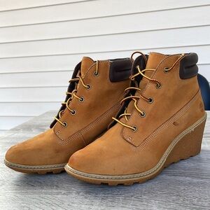 Timberland Women's Amston Wheat Nubuck Heeled Boots